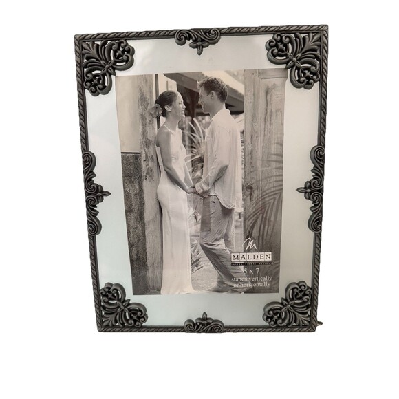 Malden Designs Picture Frame Hearts & Love 5x7 Floating Photo Glass Pewter New - Picture 1 of 5